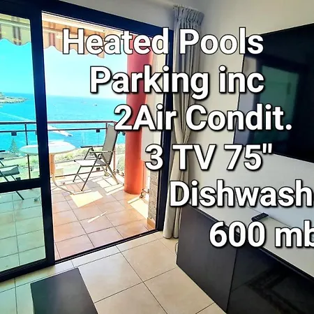 Apartment Seaside Haven: Deluxe Seaview With Heated Pools