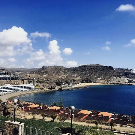 Apartment Seaside Haven: Deluxe Seaview With Heated Pools