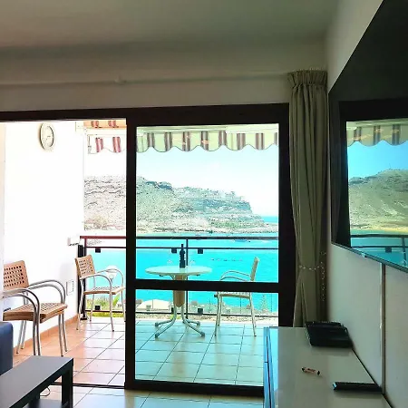 Apartment Seaside Haven: Deluxe Seaview With Heated Pools
