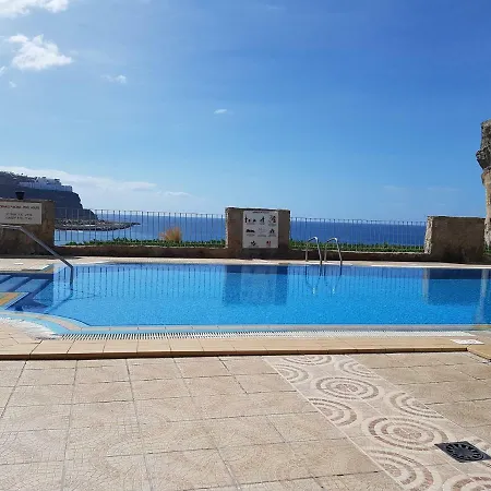 Seaside Haven: Deluxe Seaview With Heated Pools *