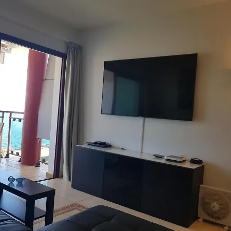 Seaside Haven: Deluxe Seaview With Heated Pools